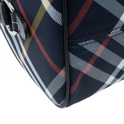 مملوكة مسبقًا حقيبة بوسطن بربري نوفا شيك بادج أزرق كحلي