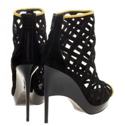مملوكة مسبقًا Burberry Prorsum Black Suede and Gold Edenside Cage Wedge Ankle Boots Size 41