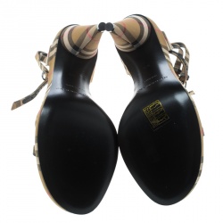 مملوكة مسبقًا Burberry Beige Novacheck Fabric Hans T Strap Sandals Size 37.5