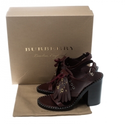 مملوكة مسبقًا صندل بربري كعب عريض تفاصيل شراشيب حلقة بفرلي جلد عنابية مقاس 40