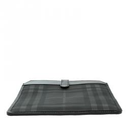 Pre Owned Burberry Black Beat Check Vinyl and Leather Ipad Pouch