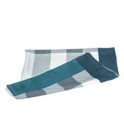 Pre Owned وشاح بربري حرير كاروهات أزرق و أخضر مربع