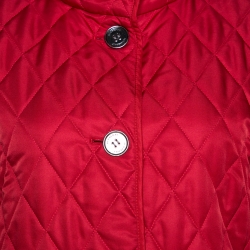 Pre Owned جاكيت بربري بأزرار أمامية مبطن بنمط ألماسي أحمر مقاس وسط (ميديوم)