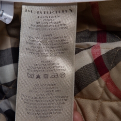 مملوكة مسبقًا جاكيت بربري بريت بأزرار أمامية مبطن نمط ألماسي الشكل أبيض مقاس وسط (ميديوم)