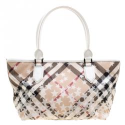 مملوكة مسبقًا Burberry Beige/White Nova Check Vinyl Nickie Stars Tote