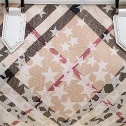 مملوكة مسبقًا Burberry Beige/White Nova Check Vinyl Nickie Stars Tote