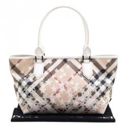 مملوكة مسبقًا Burberry Beige/White Nova Check Vinyl Nickie Stars Tote