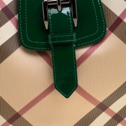Pre Owned Burberry Beige/Green Nova Check PVC and Patent Leather Brooke Hobo