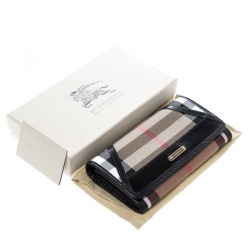 Pre Owned محفظة بربري كونتيننتال ليغتون قماش كاروهات هاوس سوداء/ بيج