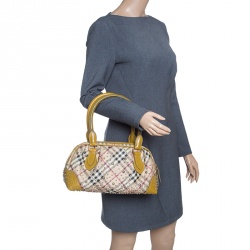 مملوكة مسبقًا حقيبة بربري مرصعة جلد وPVC كاروهات هايماركت بيج