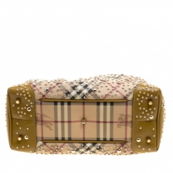 مملوكة مسبقًا حقيبة بربري مرصعة جلد وPVC كاروهات هايماركت بيج