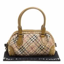 مملوكة مسبقًا حقيبة بربري مرصعة جلد وPVC كاروهات هايماركت بيج