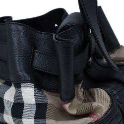 Pre Owned Burberry Nova Check Canvas and Black Leather Shoulder Bag