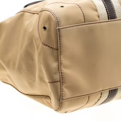 مملوكة مسبقًا حقيبة يد بربري جلد ونايلون بنية / بيج