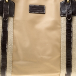 مملوكة مسبقًا حقيبة يد بربري جلد ونايلون بنية / بيج