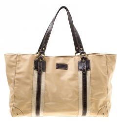 مملوكة مسبقًا حقيبة يد بربري جلد ونايلون بنية / بيج