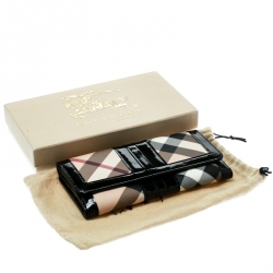Pre Owned Burberry Black/Beige Nova Check PVC and Patent Leather Wallet