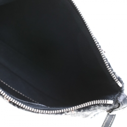 Pre Owned حقيبة كتف بربري صوف نوفاتشيك سوداء