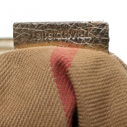 مملوكة مسبقًا حقيبة بربري أشبري جلد ميتالك ذهبية