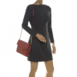 مملوكة مسبقًا حقيبة كروس بربري ماكين صغيرة جلد حمراء سيمون