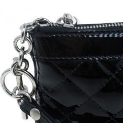 مملوكة مسبقًا Burberry Black Patent Leather Quilted Wrislet Clutch