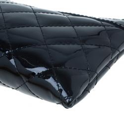 مملوكة مسبقًا Burberry Black Patent Leather Quilted Wrislet Clutch
