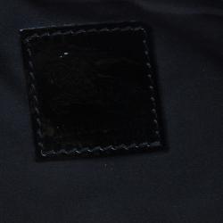 مملوكة مسبقًا Burberry Black Patent Leather Quilted Wrislet Clutch