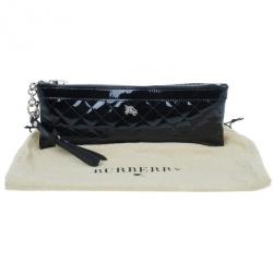 مملوكة مسبقًا Burberry Black Patent Leather Quilted Wrislet Clutch