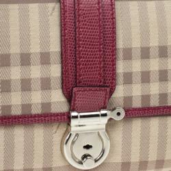 Pre Owned حقيبة بربري بيتن هاي ماركت مشمع بيج PVC للكتف