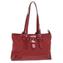 مملوكة مسبقًا Burberry Red Quilted Tote