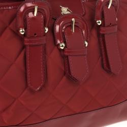 مملوكة مسبقًا Burberry Red Quilted Tote