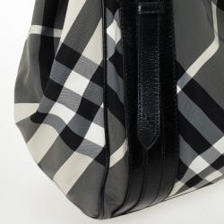 مملوكة مسبقًا Burberry Beat Check Nylon Tote Bag