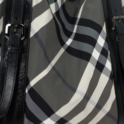 مملوكة مسبقًا Burberry Beat Check Nylon Tote Bag