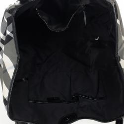 مملوكة مسبقًا Burberry Beat Check Nylon Tote Bag