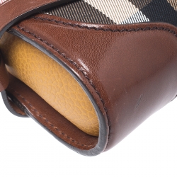 Pre Owned حقيبة كروس بربري أبوت جلد وقماش كاروهات نوفا بيج/ بنية