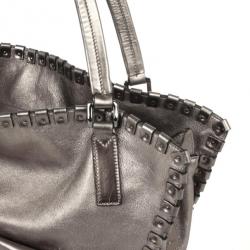 مملوكة مسبقًا Burberry Metallic Leather Tote