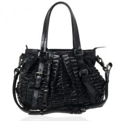مملوكة مسبقًا Burberry Black Patent Leather Cartridge Pleat Tote