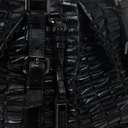 مملوكة مسبقًا Burberry Black Patent Leather Cartridge Pleat Tote