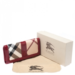 مملوكة مسبقًا Burberry Rasberry Nova Check PVC Penrose Continental Wallet