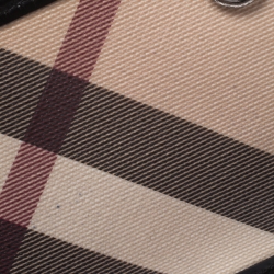 Pre Owned Burberry Beige/Black Nova Check Canvas and Patent Leather Zip Card Case