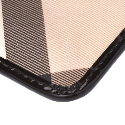 Pre Owned Burberry Beige/Black Nova Check Canvas and Patent Leather Zip Card Case