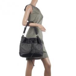 مملوكة مسبقًا Burberry Denim Drawstring Hobo