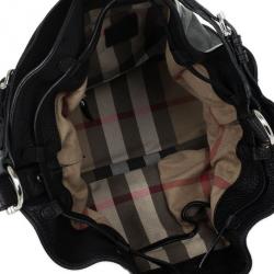 مملوكة مسبقًا Burberry Denim Drawstring Hobo