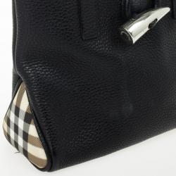 مملوكة مسبقًا Burberry Black Leather Horn Toggle Small Tote Bag