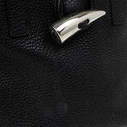 مملوكة مسبقًا Burberry Black Leather Horn Toggle Small Tote Bag