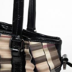 مملوكة مسبقًا Burberry Nova Check Cartridge Pleat Tote