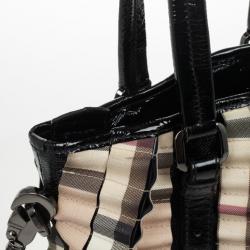 مملوكة مسبقًا Burberry Nova Check Cartridge Pleat Tote