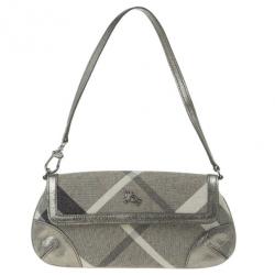 مملوكة مسبقًا Burberry Grey Shimmer Check Wristlet