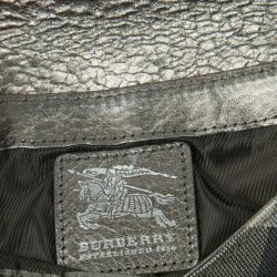 مملوكة مسبقًا Burberry Grey Shimmer Check Wristlet