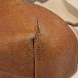 مملوكة مسبقًا Burberry Tan and House Check Drawstring Shoulder Bag